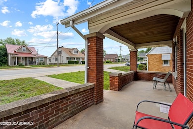 706 E Main St, Linn, MO 32
