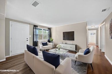 06-C_R67492- Living Room - Modern - 3