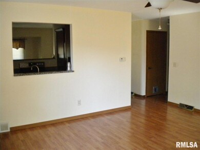 6411 N Howell St, Davenport, IA 52806 - photo 3