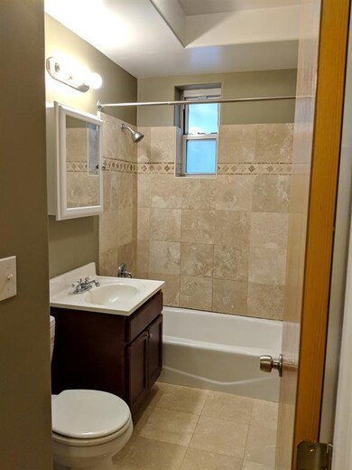 2743 W Arthur Ave unit 2, Chicago, IL 60645 - photo 5