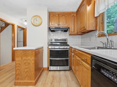 120 Princeton Ave, Waltham, MA 02451 - photo 6