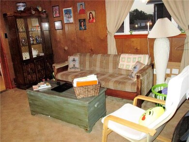 Living room Unit 1