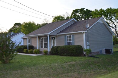 305 Shapard Dr, Shelbyville, TN 37160 - photo 7