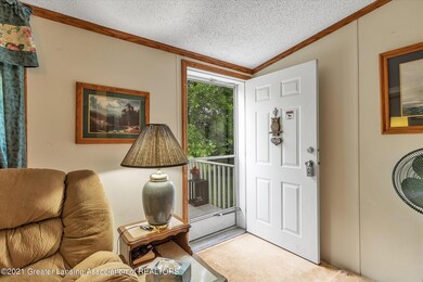 04-8088 E CLinton Trl-windowstill-reales
