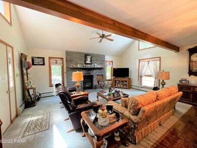 802 Kinglet Ct, Lords Valley, PA 18428 - photo 2