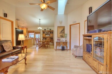 7918 224th St SW unit A, Edmonds, WA 98026 - photo 2