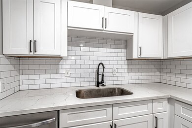 9711 Linkmeadow Ln unit 3, Houston, TX 77025 - photo 5