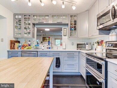 7211 Squirrel Run Ct, Springfield, VA 22152 - photo 7