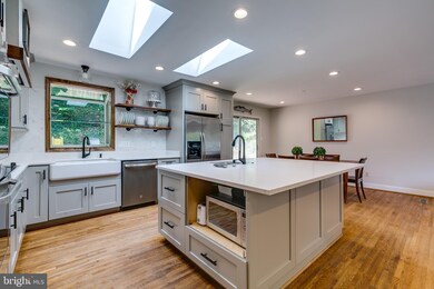 6606 Holford Ln, Springfield, VA 22152 - photo 6