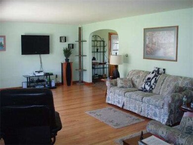 140 Tyler St, Methuen, MA 01844 - photo 4