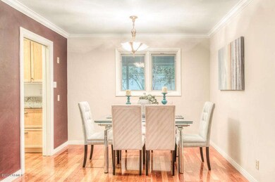 Intimate Dining