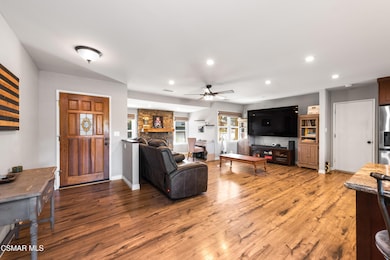 683 Languid Ln, Simi Valley, CA 93065 - photo 4