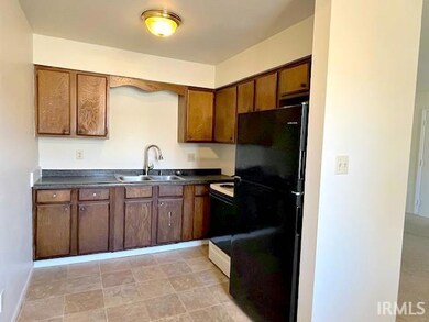 613 Cypress St unit B, Newburgh, IN 47630 - photo 2