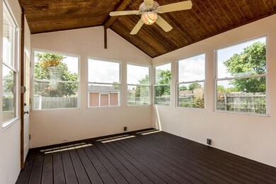 Three season room
