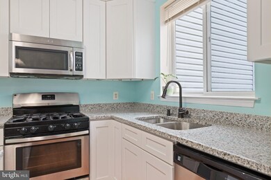 13055 Park Crescent Cir, Herndon, VA 20171 - photo 5