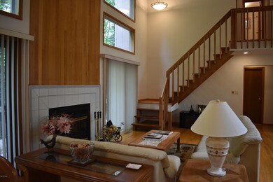 802 Whipple Tree Ct W, Lords Valley, PA 18428 - photo 5