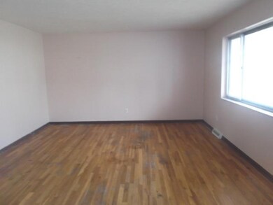 1387 Bosworth Ct, Columbus, OH 43229 - photo 2