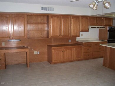 KITCHEN & MASS STORAGE