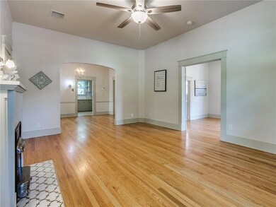 211 N Ash St, Guthrie, OK 73044 - photo 2