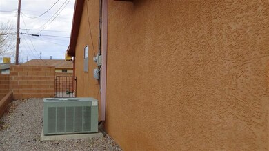 517 Venus Ave, Alamogordo, NM 88310 - photo 2