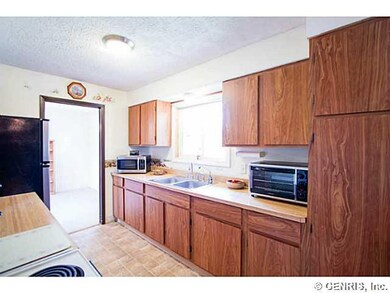 Kitchen Galley Kitchen includes all appliances