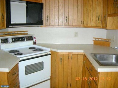 412 N 13th St, Reading, PA 19604 - photo 6