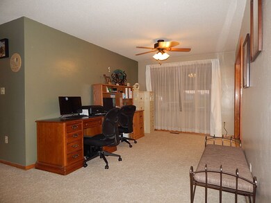 907 N Jefferson St, Ossian, IN 46777 - photo 6