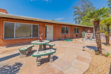 FRONT COURTYARD W/ FOUNTAIN