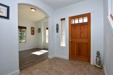 1326 SW Rimrock Way, Redmond, OR 97756 - photo 4