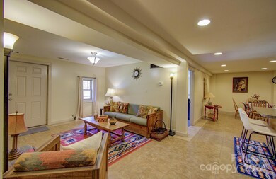 319 Linda Vista Dr, Hendersonville, NC 28792 - photo 7