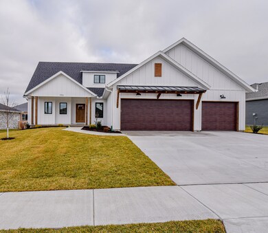 702 N Fox Hill Cir, Nixa, MO 65714 - photo 2