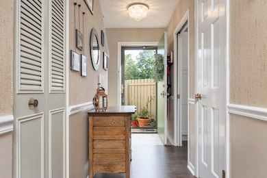 2025_08_August_800_Reads_Lake_Rd_Unit_00