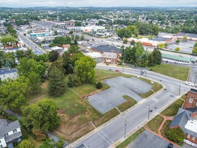 800 & 812 W Main St, Waynesboro, VA 22980 - photo 4