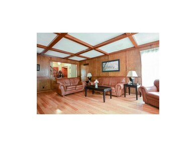 Large Greatroom For Holiday Gatherings