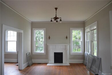 116 E Sharpe St, Statesville, NC 28677 - photo 4