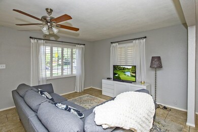 004_Living Area