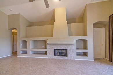 8 Fireplace_0249