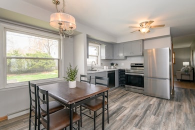 Eat-in Kitchen