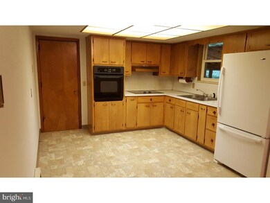 7555 Chestnut Hill Church Rd, Coopersburg, PA 18036 - photo 4