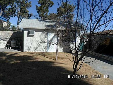 Studio/Study/Office. Office in backyard