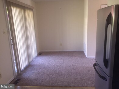 535 Bassett Ln, Norristown, PA 19403 - photo 6