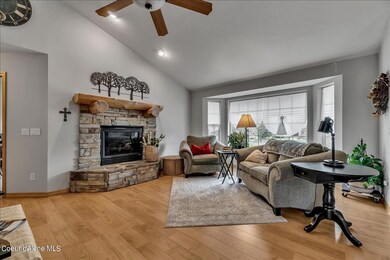 Living Room W Bay Window