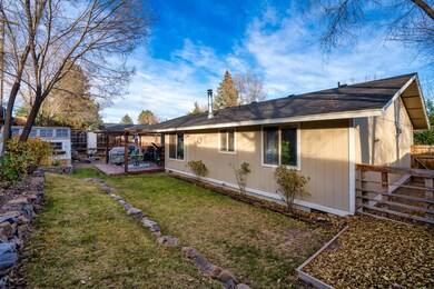 123_2640 Fissure Loop_Pro Property Photo