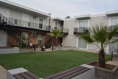 1419 Hawthorne St unit 2, Houston, TX 77006 - photo 6