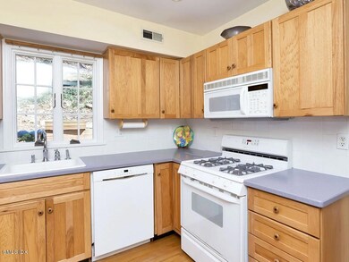 35 Center Dr, Old Greenwich, CT 06870 - photo 5