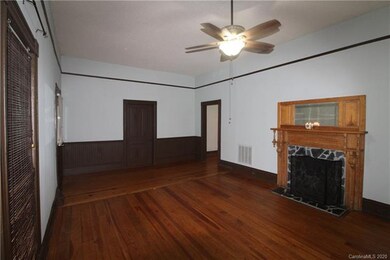 233 N Kelly St, Statesville, NC 28677 - photo 4