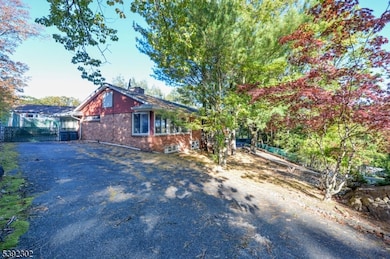 27 Edgemont Rd, West Orange, NJ 07052 - photo 4