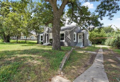 307 Harcourt St, Weatherford, TX 76086 - photo 3