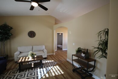 516 Winter Ct, Nampa, ID 83686 - photo 3