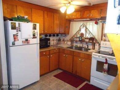 1359 Three Run Rd, Bunker Hill, WV 25413 - photo 7